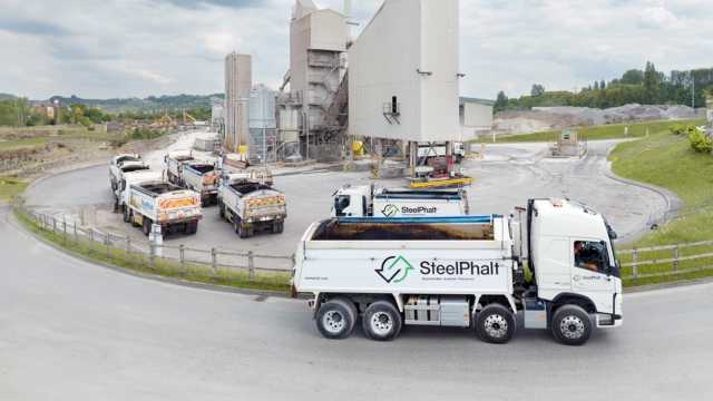 SteelPhalt_lorry_factory